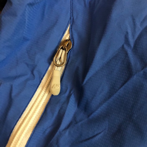 New balance Sweater sold - Picture 2 of 5